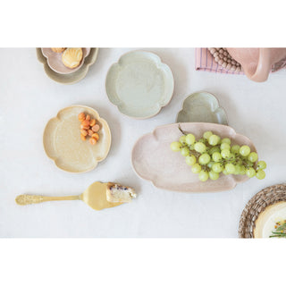 Stoneware Scalloped Plate